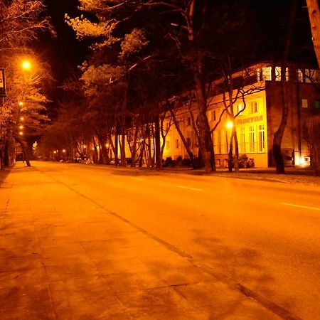 Bed and Breakfast Floryda Юрата Экстерьер фото