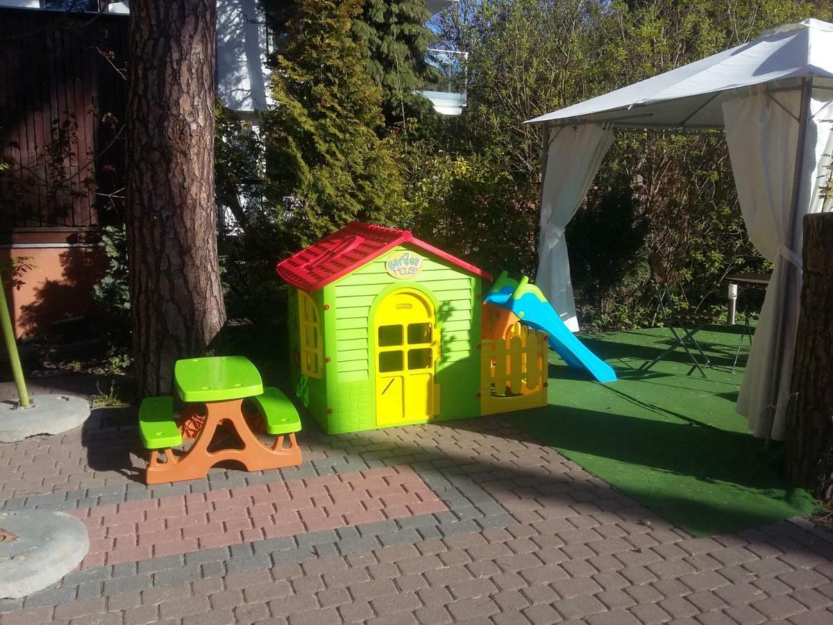 Bed and Breakfast Floryda Юрата Экстерьер фото