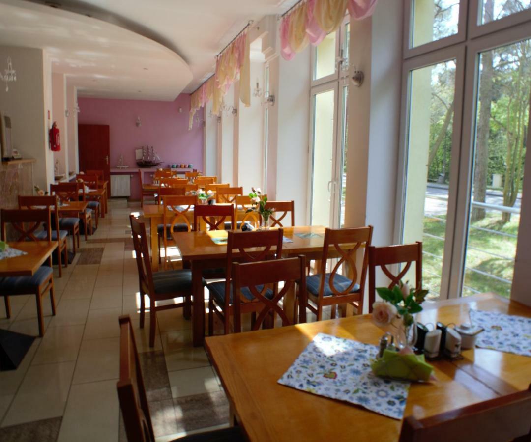Bed and Breakfast Floryda Юрата Экстерьер фото
