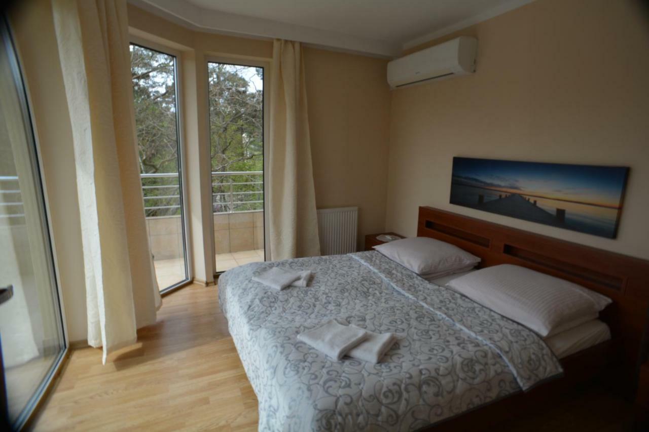 Bed and Breakfast Floryda Юрата Экстерьер фото